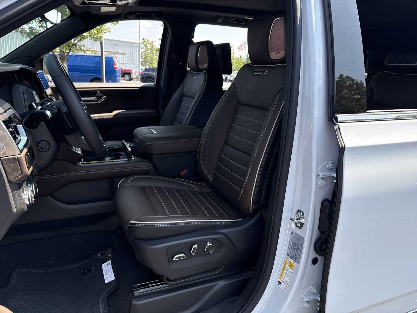 New 2026 GMC Yukon Denali Ultimate AWD/4WD image 16