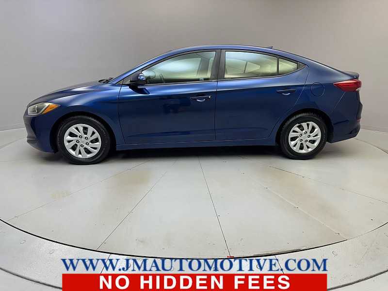 Used 2017 Hyundai Elantra SE image 2