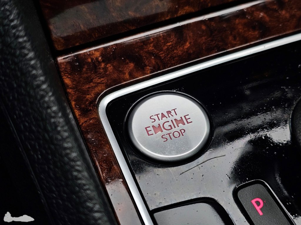 Used 2013 Volkswagen Passat TDI SEL Premium image 12