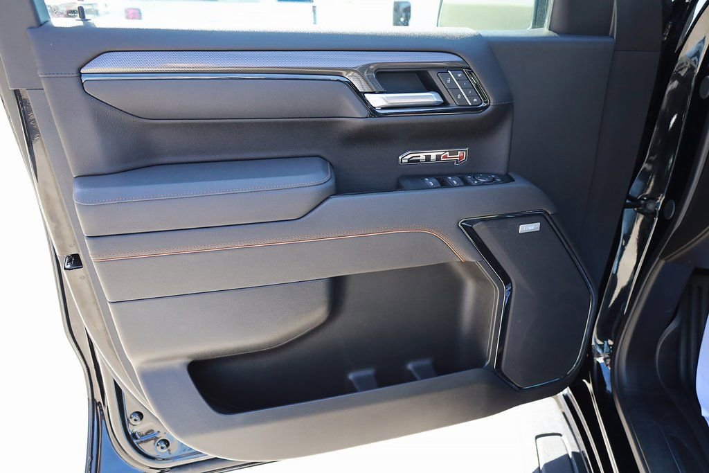 Used 2025 GMC Sierra 1500 AT4 w/ Technology Package image 10