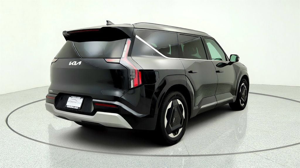 Used 2024 Kia EV9 Land AWD/4WD image 5