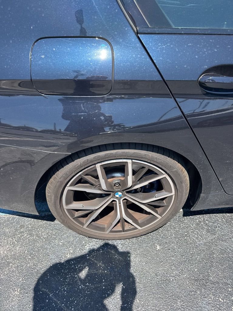 Used 2021 BMW M550i xDrive w/ Executive Package image 8