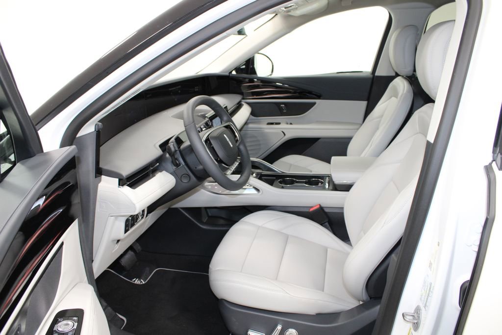 New 2026 Lincoln Nautilus Premier image 21