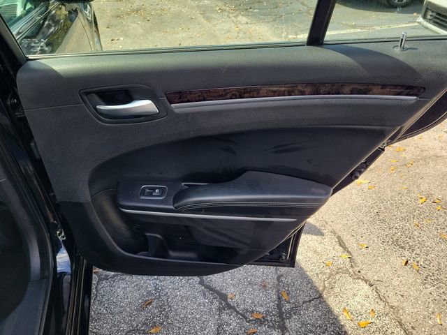 Used 2019 Chrysler 300 Limited image 30