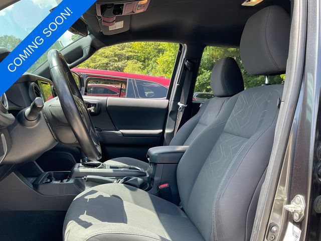Used 2017 Toyota Tacoma TRD Sport w/ Tow Package RWD image 3