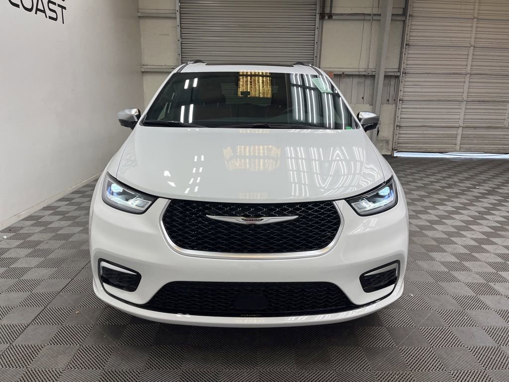 New 2026 Chrysler Pacifica Pinnacle image 4