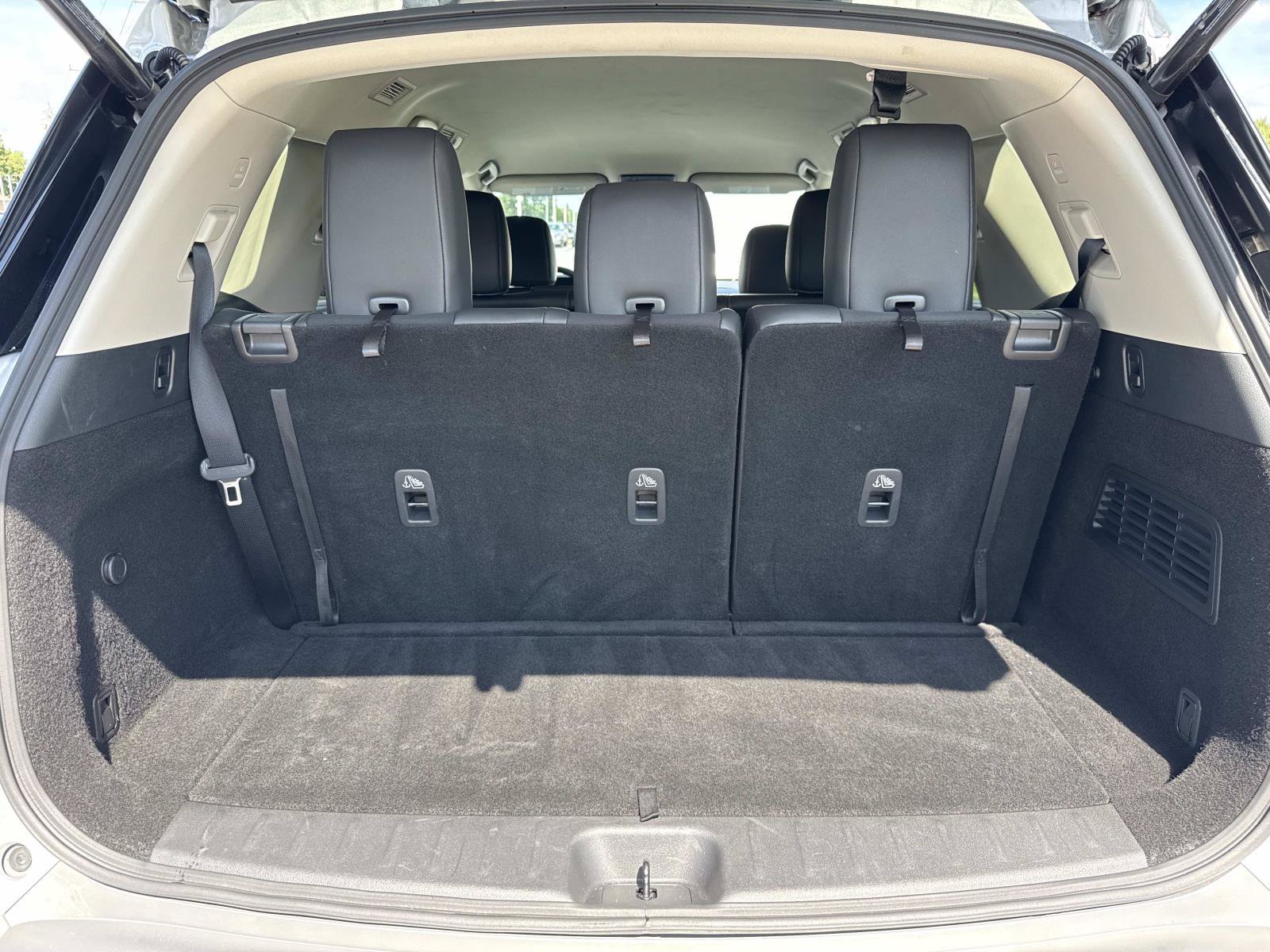 Used 2025 Nissan Pathfinder SL AWD/4WD image 27
