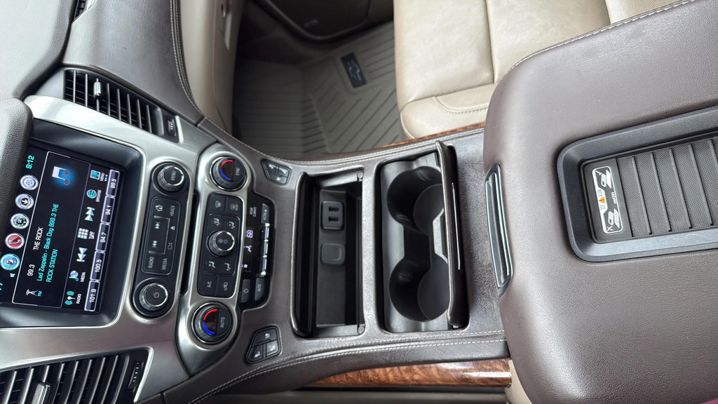 Used 2019 Chevrolet Suburban Premier AWD/4WD image 28