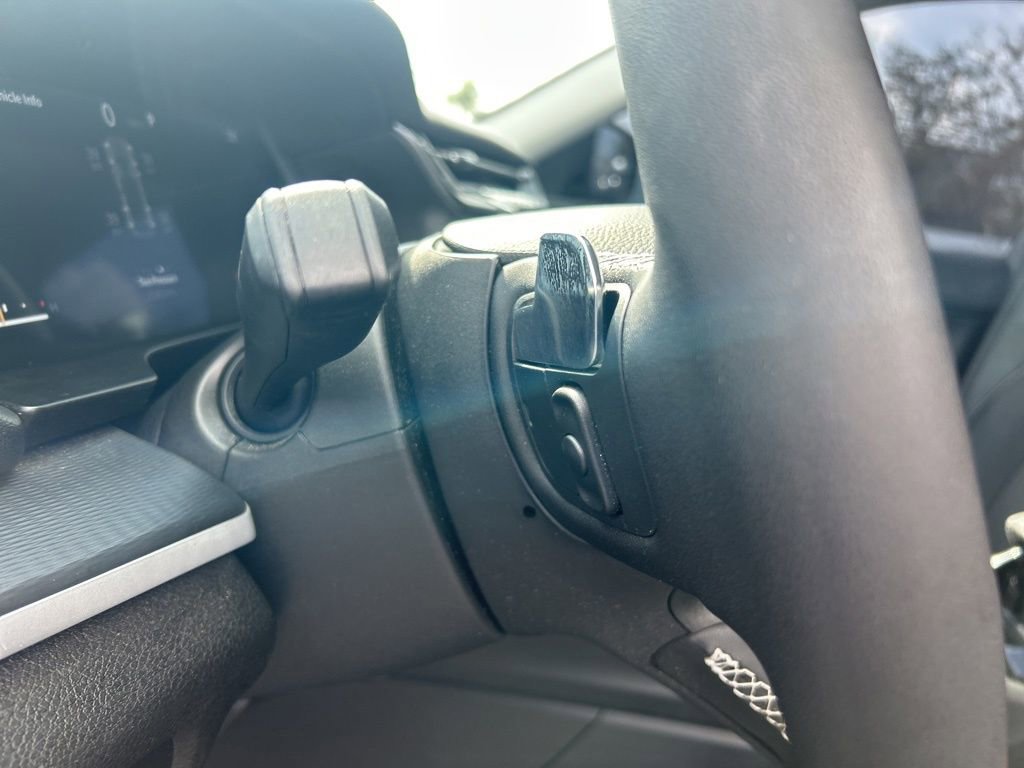 Used 2023 Jeep Grand Cherokee Laredo w/ Luxury Tech Group I image 37