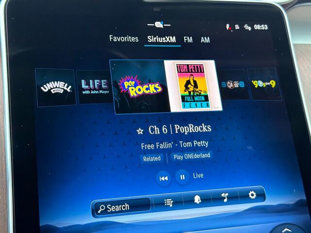 Used 2025 Mercedes-Benz GLC 350e 4MATIC image 23