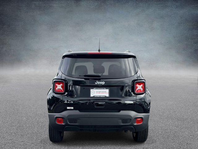 Used 2022 Jeep Renegade Latitude w/ Convenience Group AWD/4WD image 3