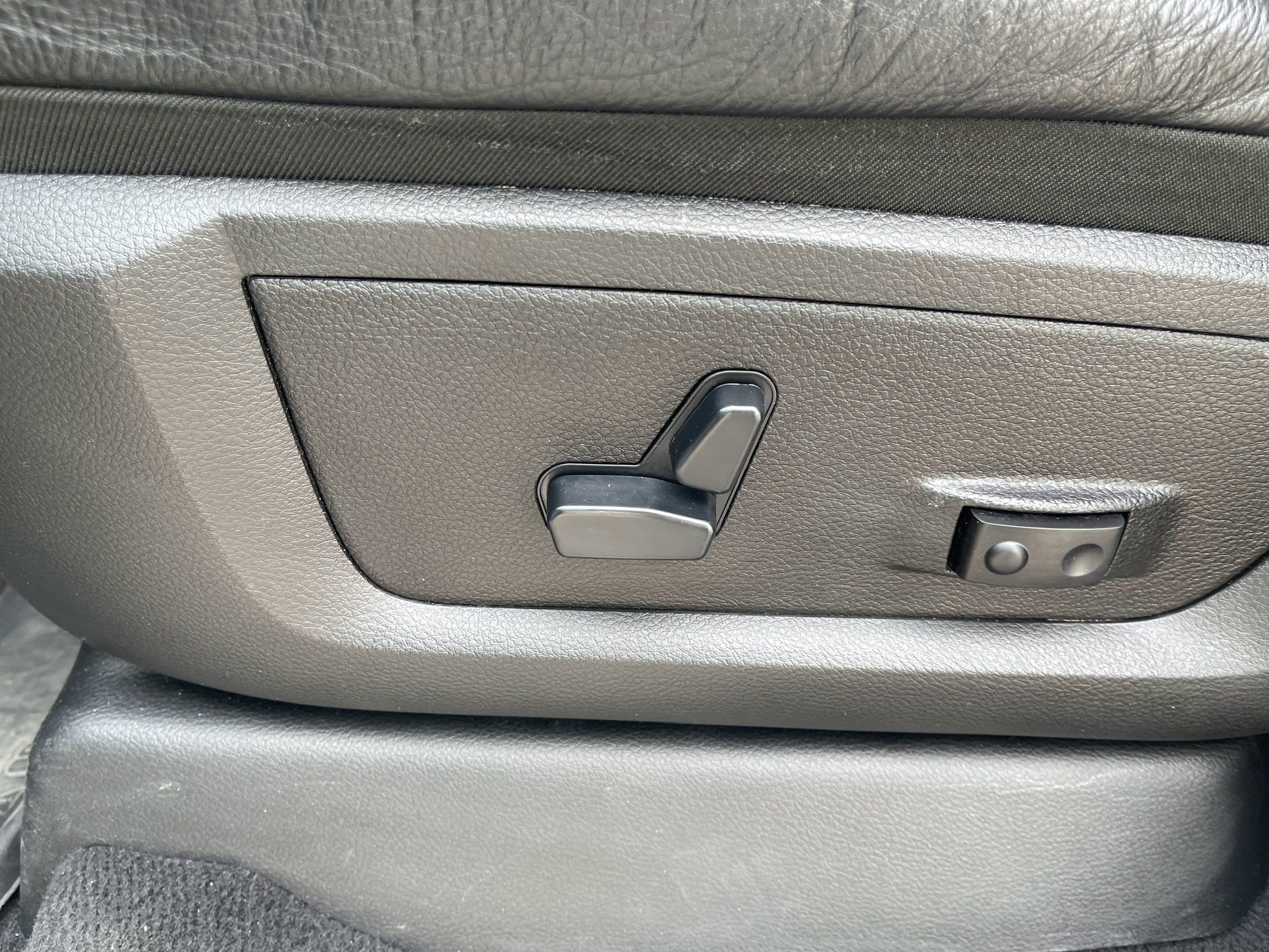 Used 2020 RAM 3500 Limited image 37