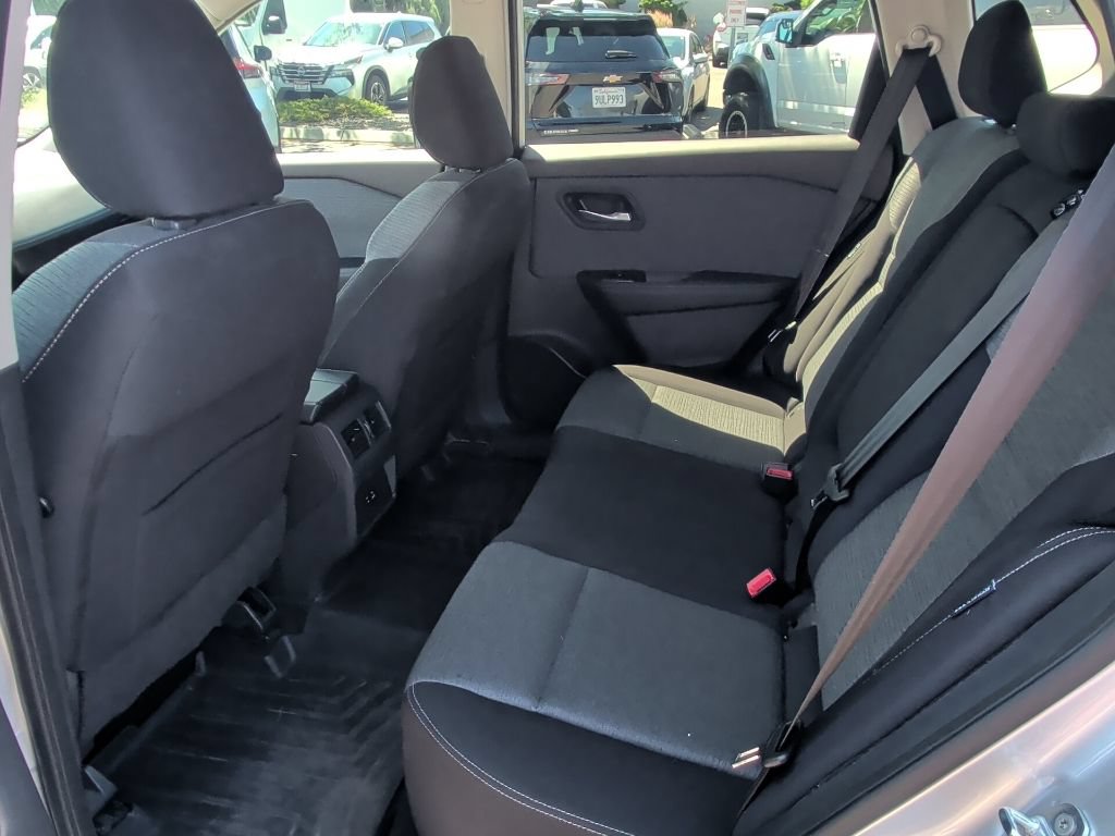 Used 2022 Nissan Rogue SV AWD/4WD image 7