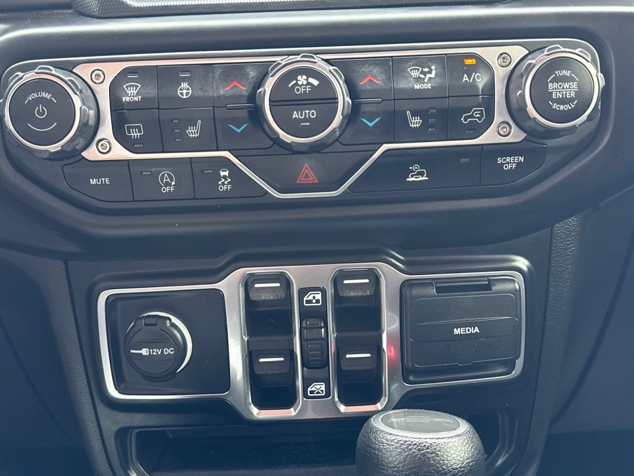 Used 2022 Jeep Gladiator Sport AWD/4WD image 21