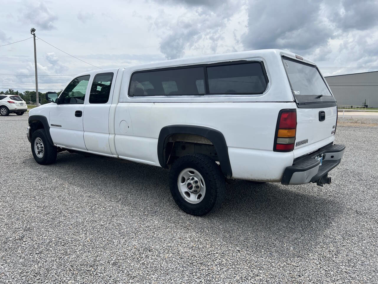 Used 2005 GMC Sierra 2500 W/T RWD image 4