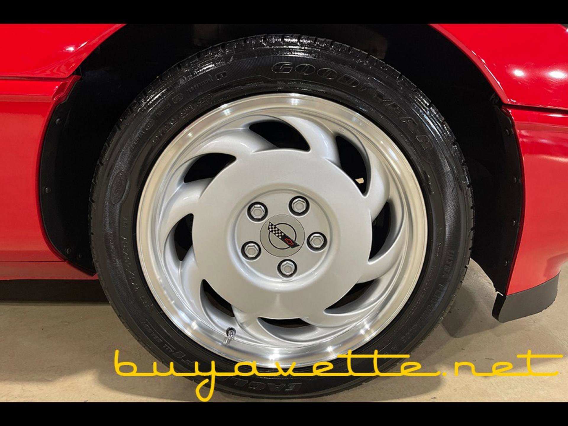 Used 1991 Chevrolet Corvette Coupe image 9