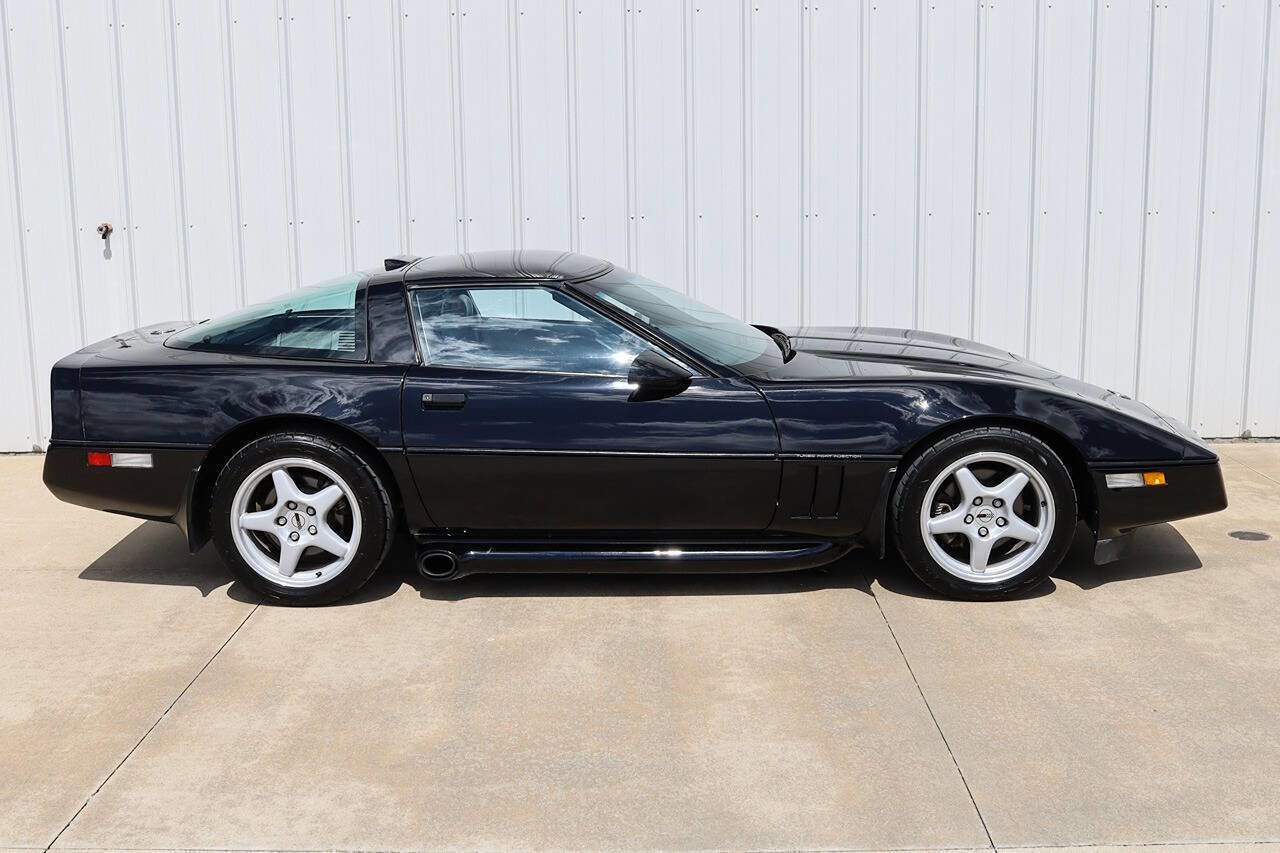 Used 1990 Chevrolet Corvette Coupe RWD image 6