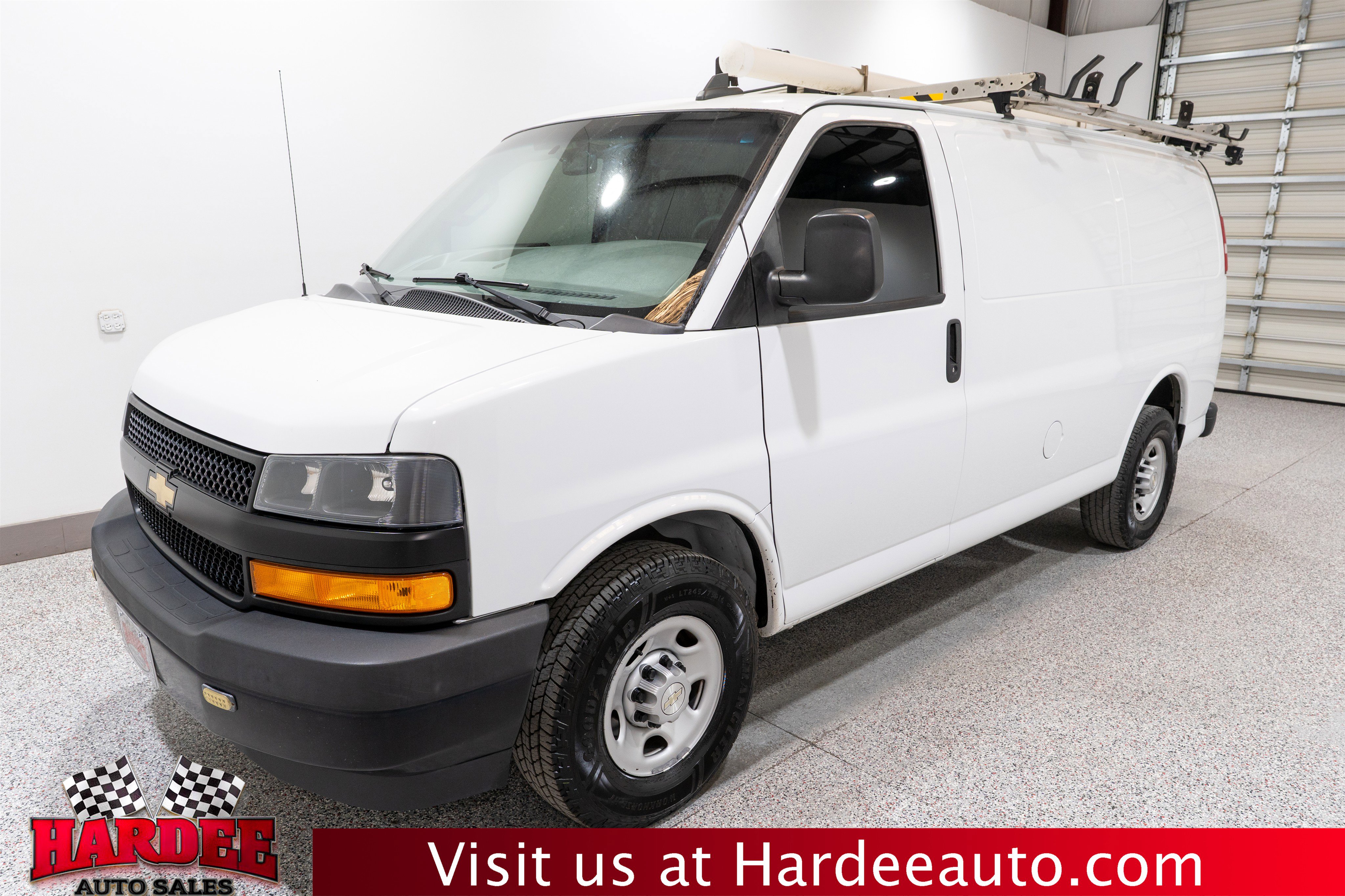 Used 2020 Chevrolet Express 2500 w/ Driver Convenience Package RWD video 2
