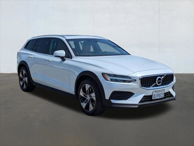 Used 2020 Volvo V60 T5 Cross Country AWD/4WD image 7