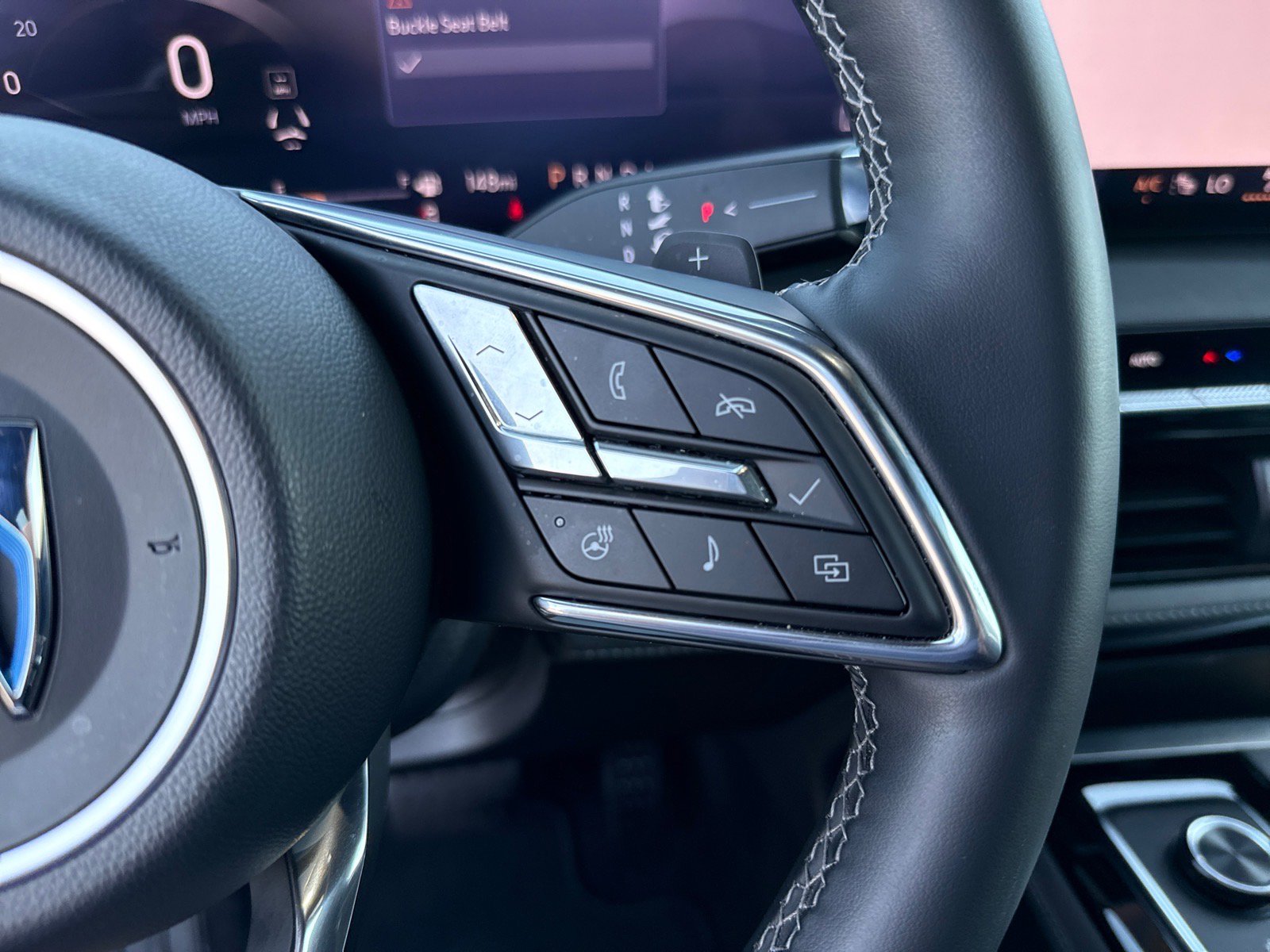 Used 2025 Buick Enclave Preferred image 23