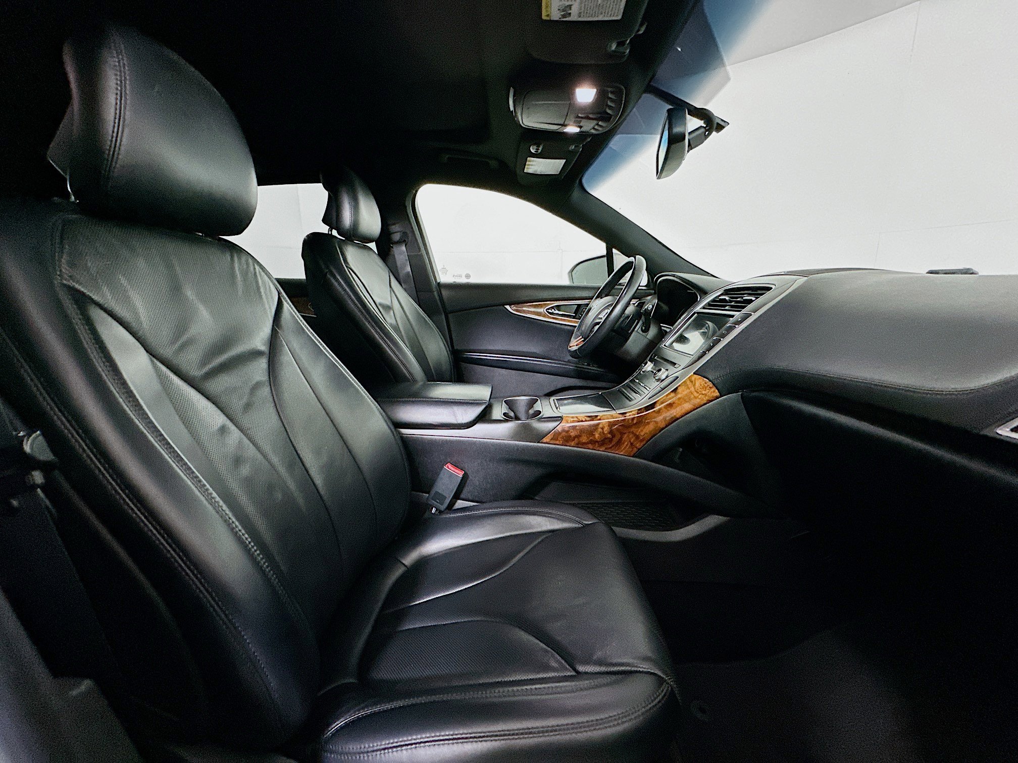 Used 2017 Lincoln MKX Reserve image 32