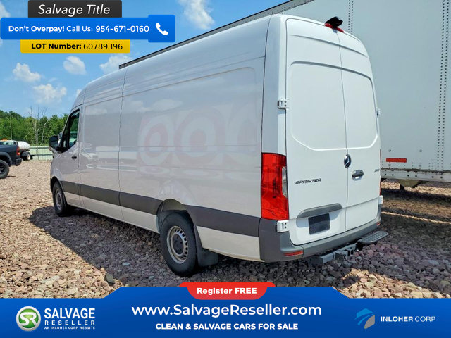 Used 2025 Mercedes-Benz Sprinter 2500 image 3