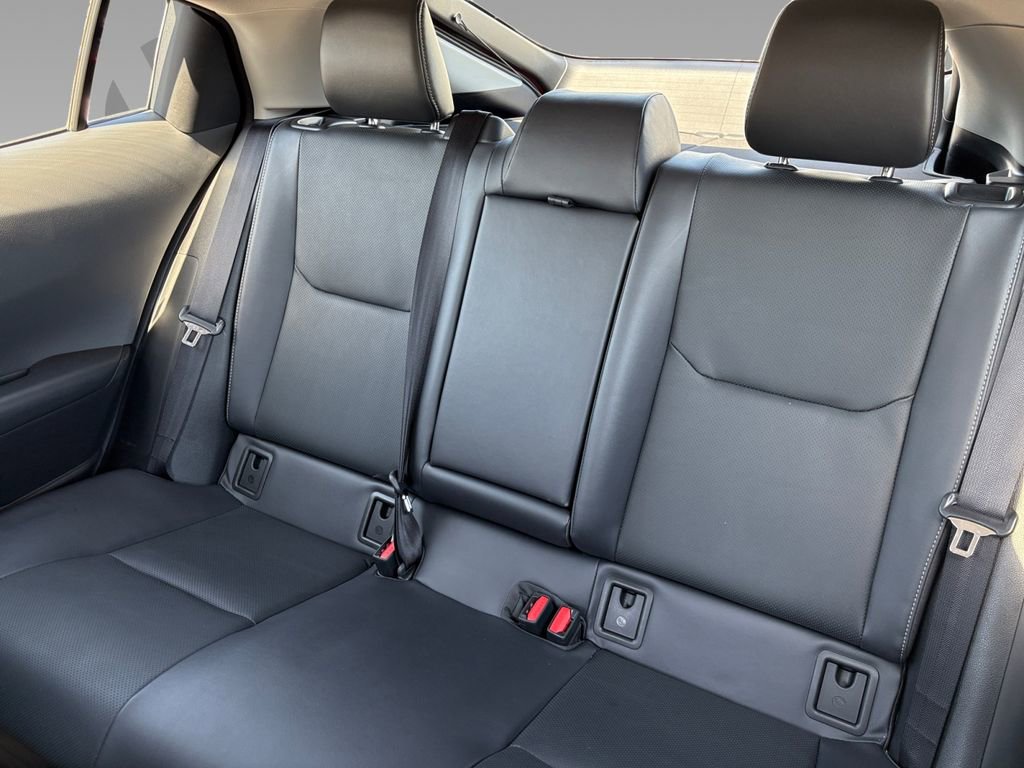 Used 2025 Toyota Prius XLE image 4