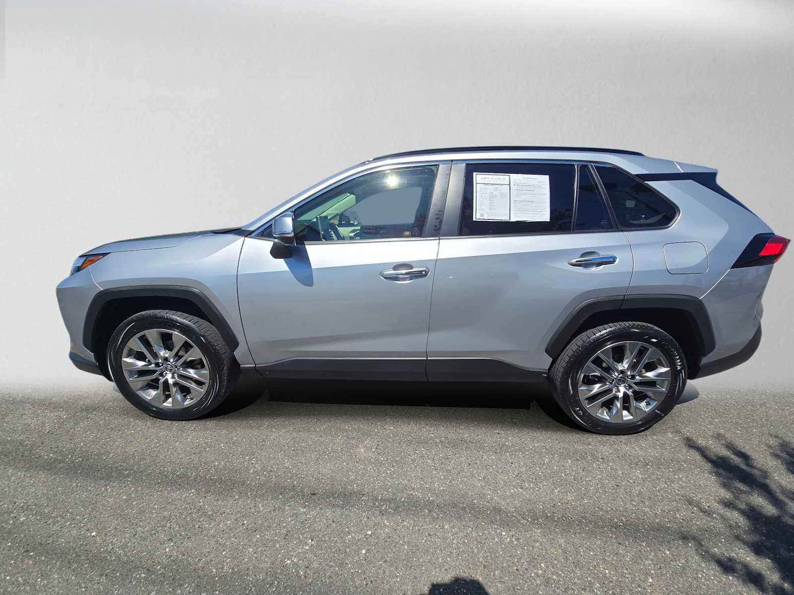 Certified 2022 Toyota RAV4 Limited AWD/4WD image 4