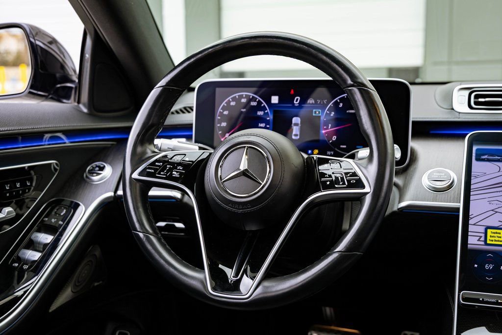 Used 2022 Mercedes-Benz S 580 4MATIC Sedan w/ AMG Line Package image 34