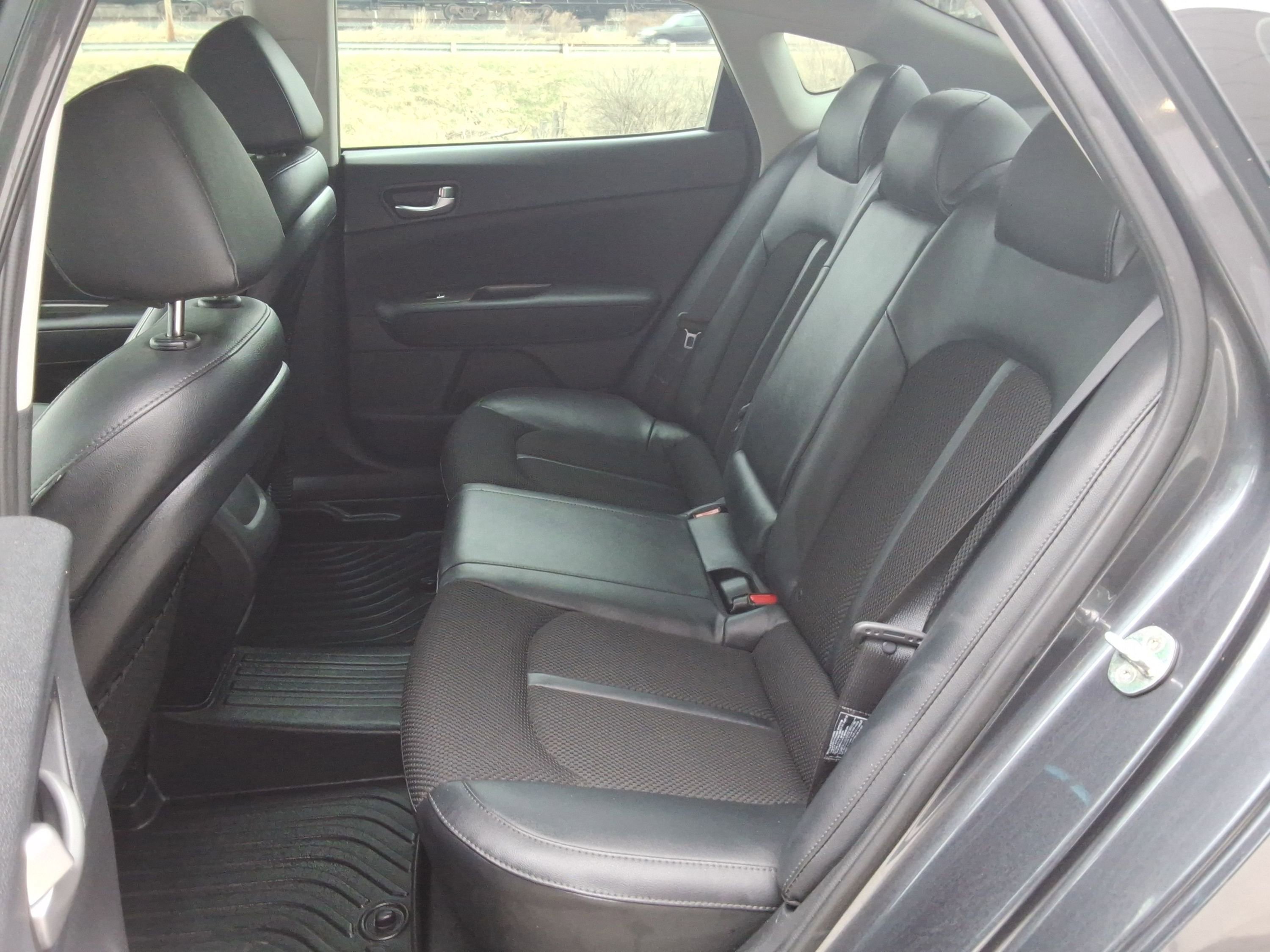 Used 2020 Kia Optima S image 28