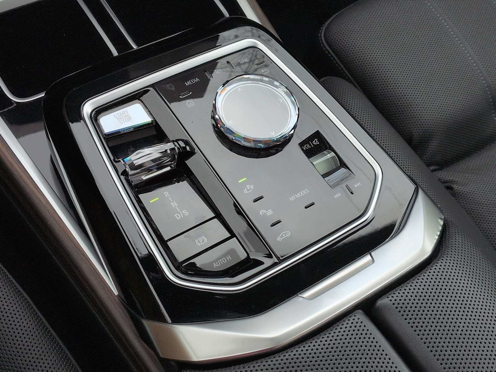 Used 2023 BMW 760i xDrive AWD/4WD image 35