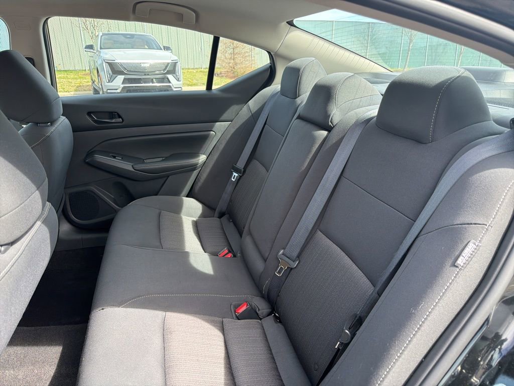 Used 2025 Nissan Altima 2.5 SV image 12