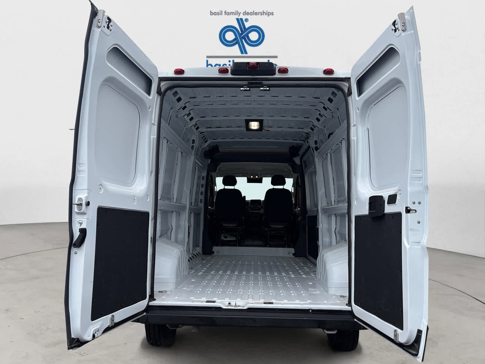 Used 2025 RAM ProMaster 2500 w/ Convenience Group FWD image 17