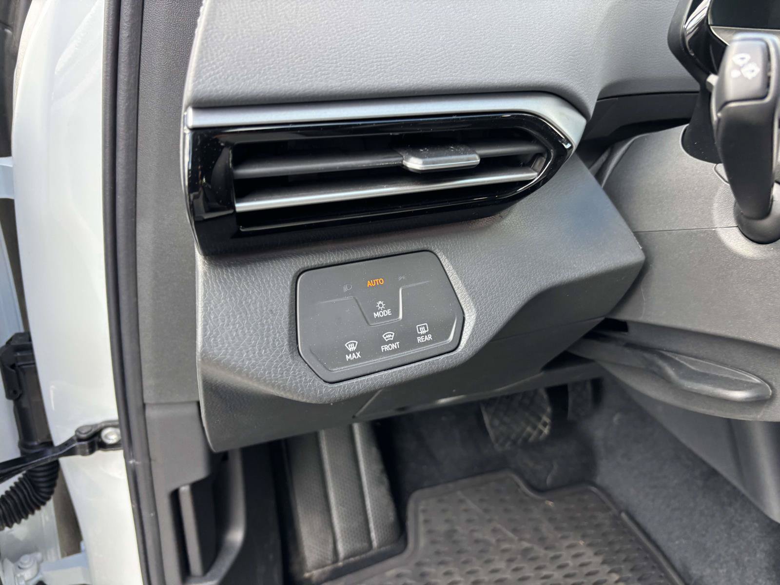 New 2026 Volkswagen ID.4 Pro AWD/4WD image 14