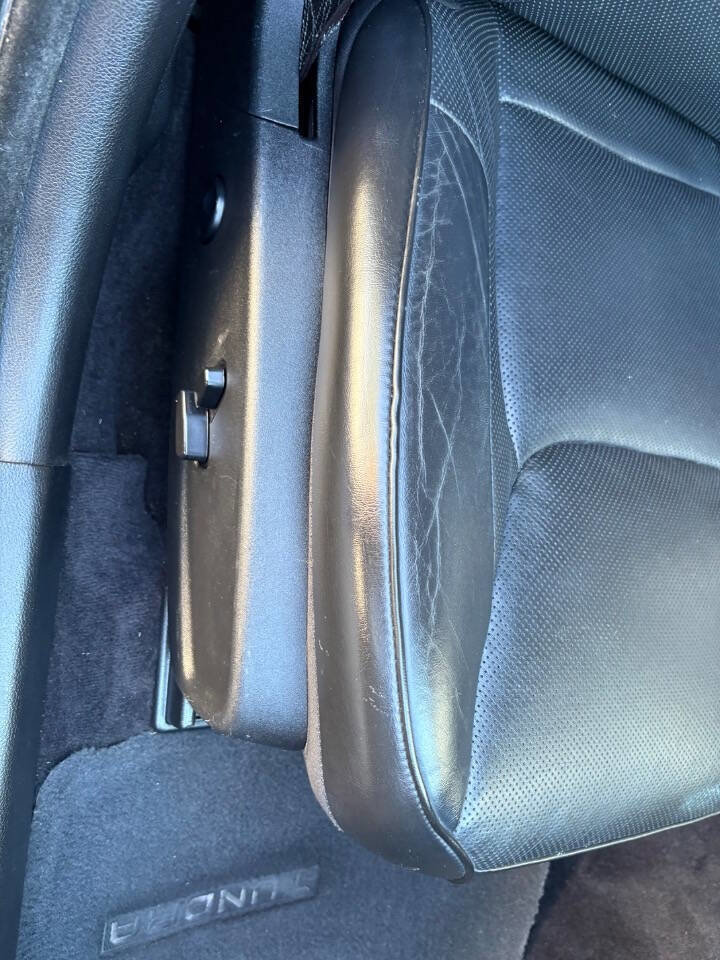 Used 2018 Chrysler 300 Limited image 31