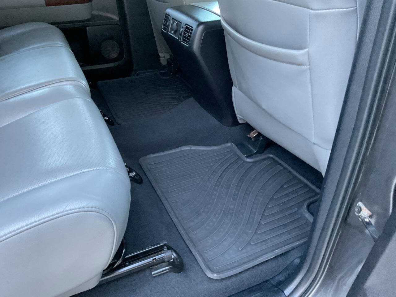 Used 2013 Toyota Tundra Platinum image 42