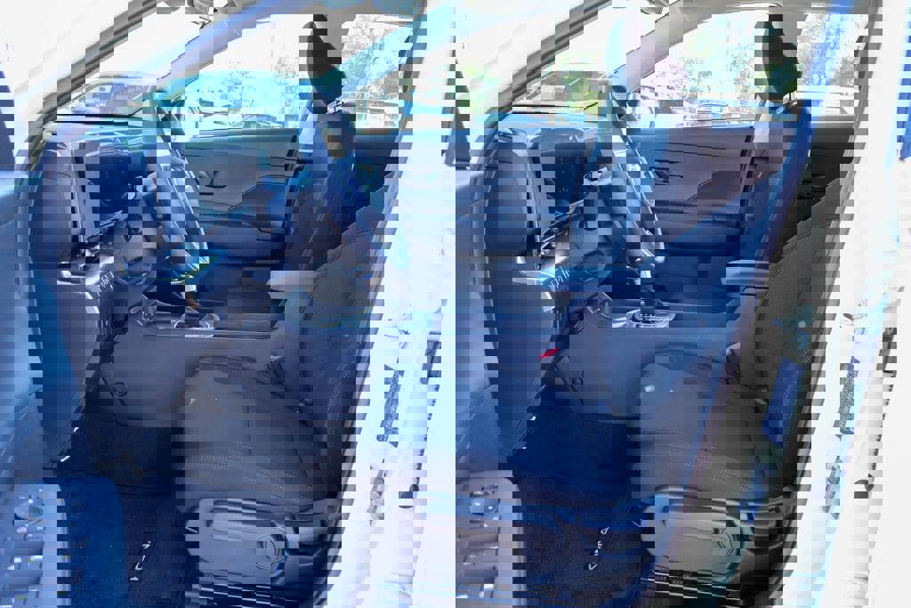 New 2026 Hyundai Kona SE image 7