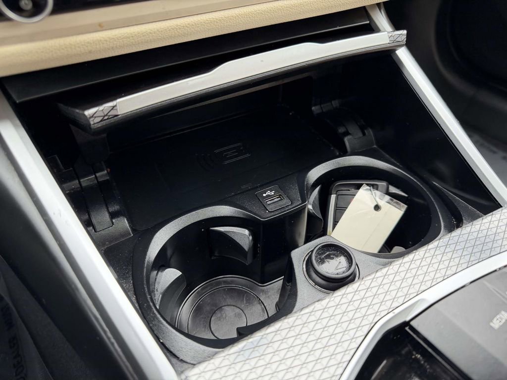Used 2025 BMW 330i xDrive Sedan AWD/4WD image 36