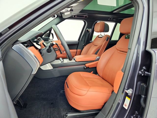 Certified 2025 Land Rover Range Rover SV image 17