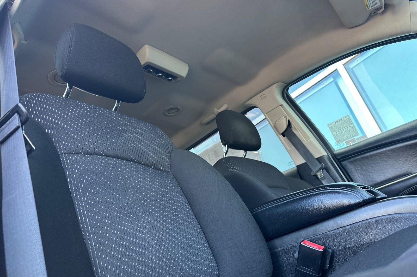 Used 2019 Dodge Journey SE image 18