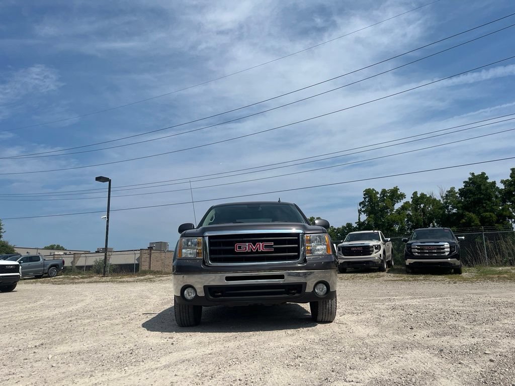 Used 2011 GMC Sierra 1500 SLT w/ SLT Convenience Package AWD/4WD image 4