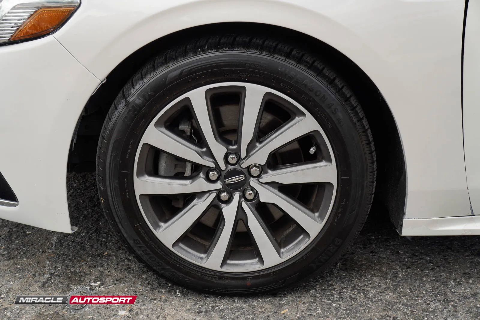 Used 2018 Lincoln Continental Premiere FWD image 13