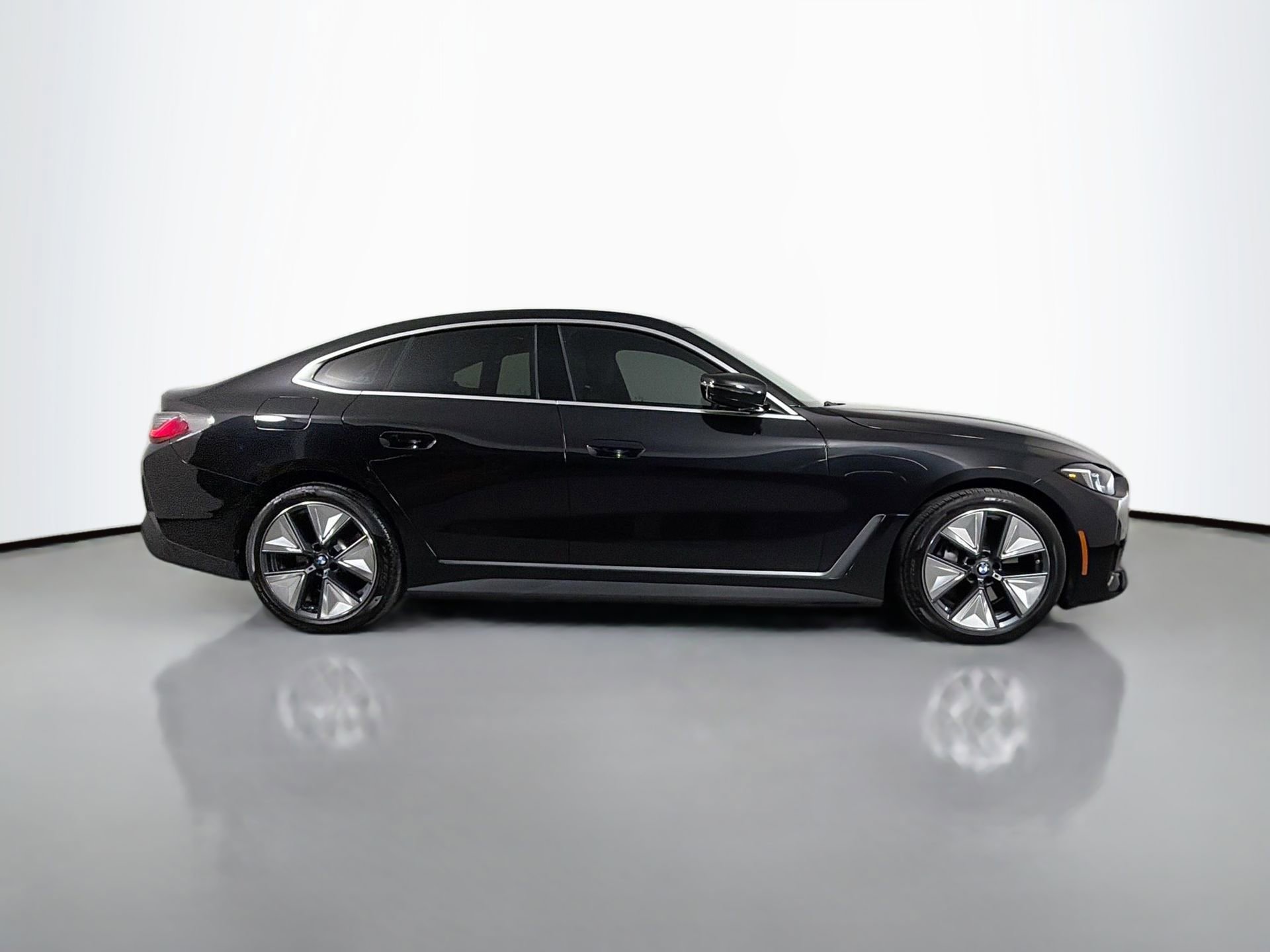 Certified 2025 BMW i4 eDrive40 w/ Premium Package image 5