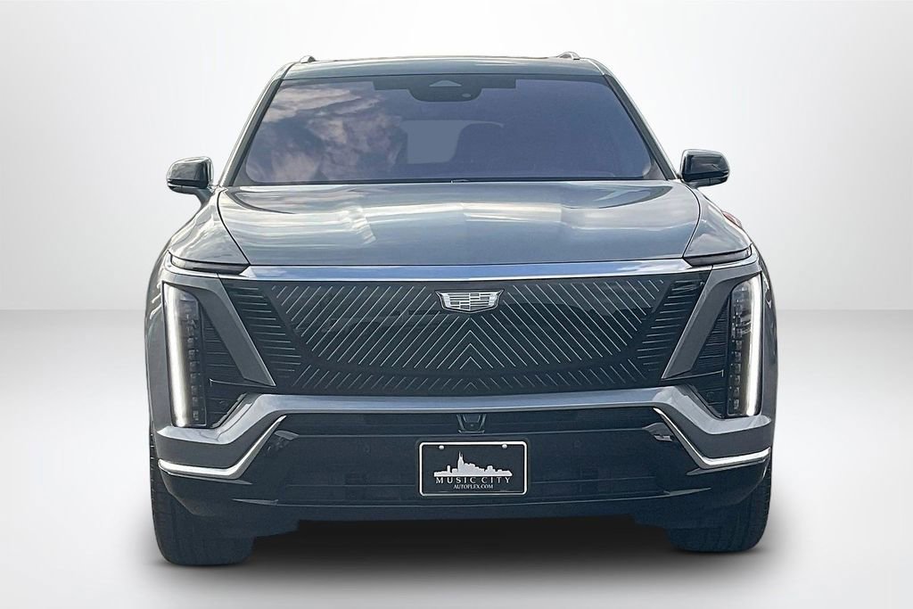 Used 2026 Cadillac Vistiq Luxury image 2