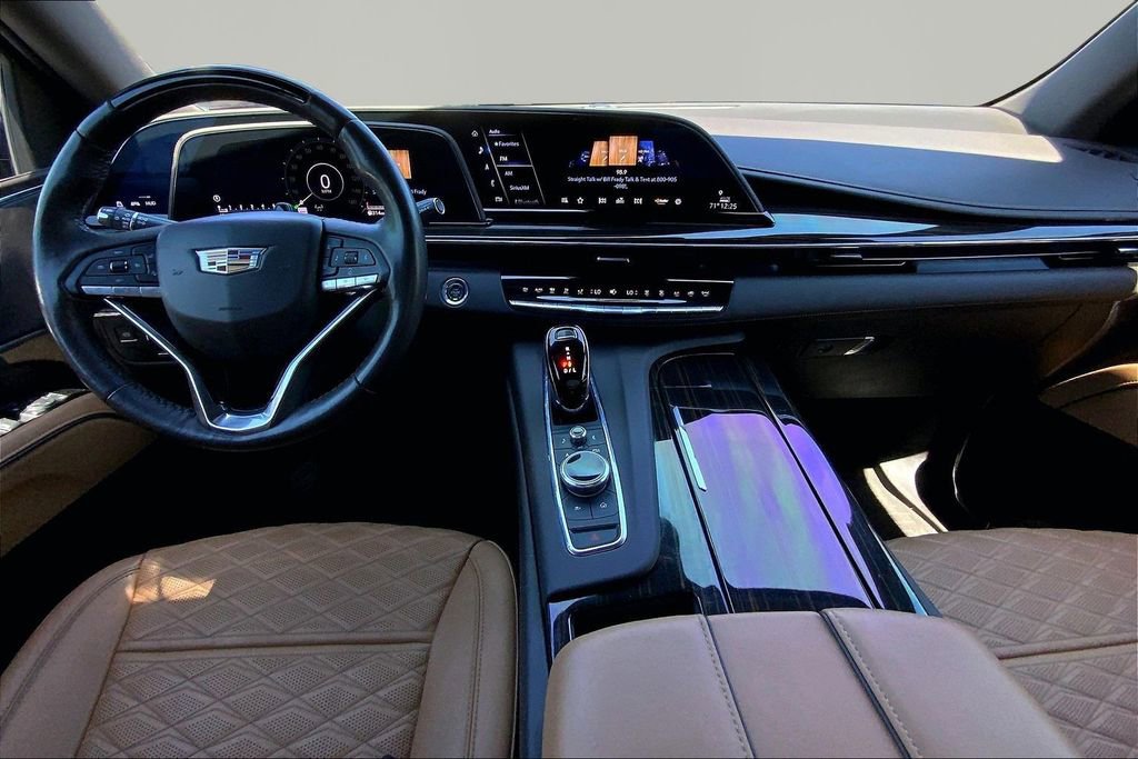 Used 2023 Cadillac Escalade Sport w/ LPO, ONYX Package image 7