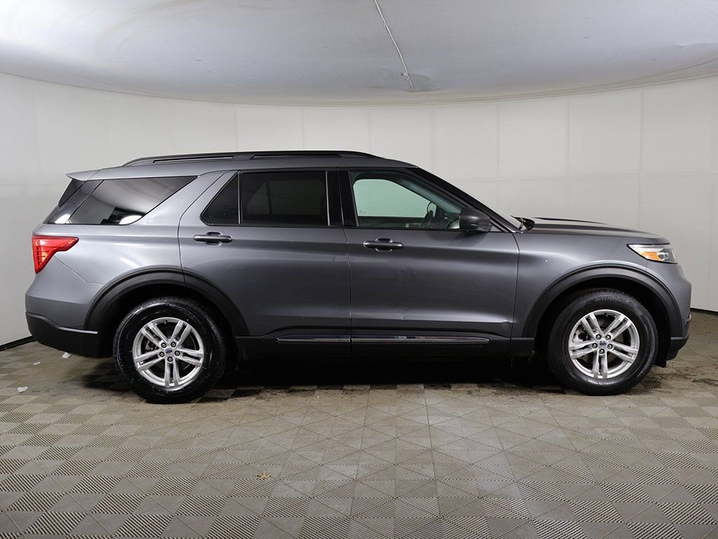 Used 2022 Ford Explorer XLT image 12