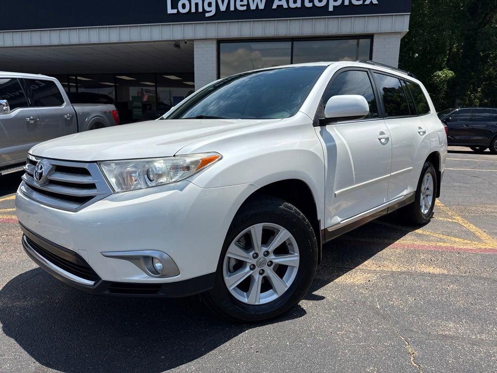 Used 2012 Toyota Highlander SE w/ Tow Pkg FWD image 1