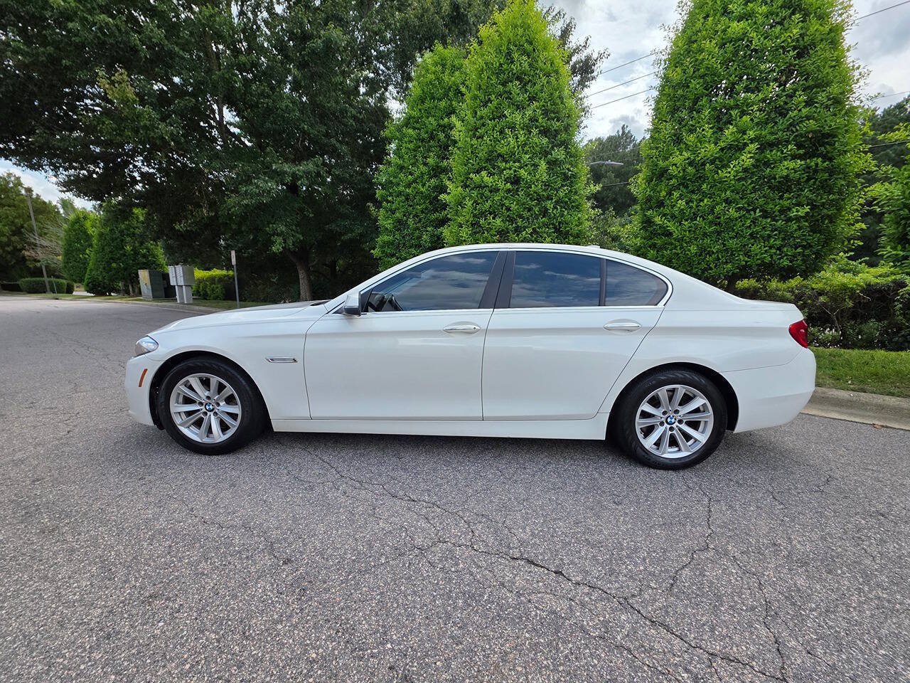 Used 2016 BMW 528i xDrive Sedan AWD/4WD image 2