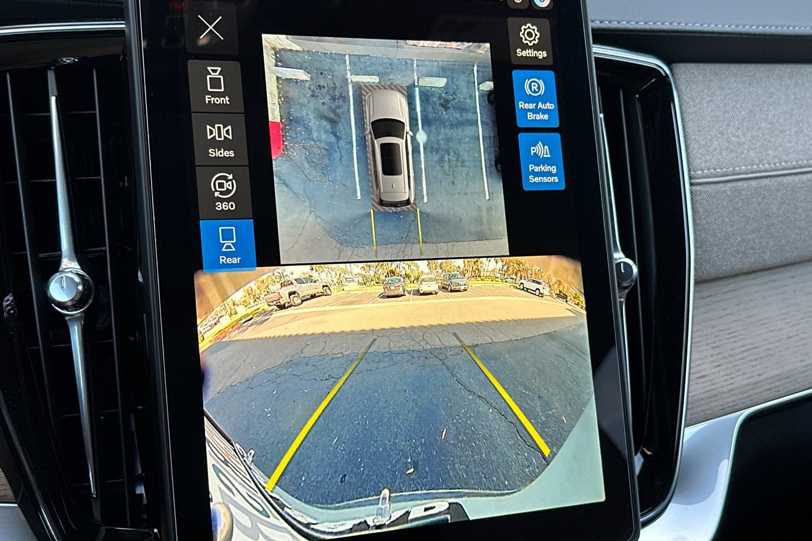 New 2027 Volvo XC90 B6 Plus AWD/4WD image 17