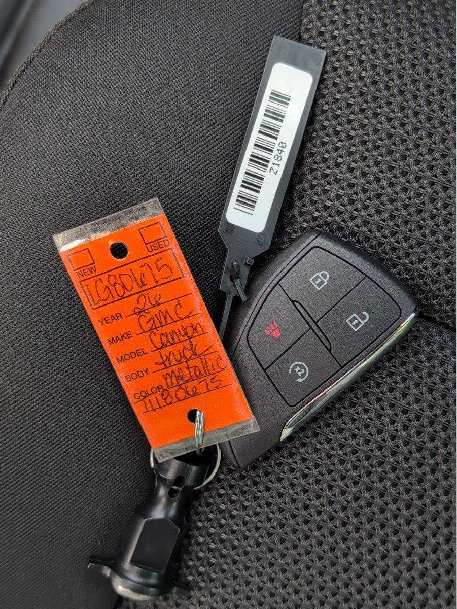 New 2026 GMC Canyon Elevation w/ Convenience Package image 33